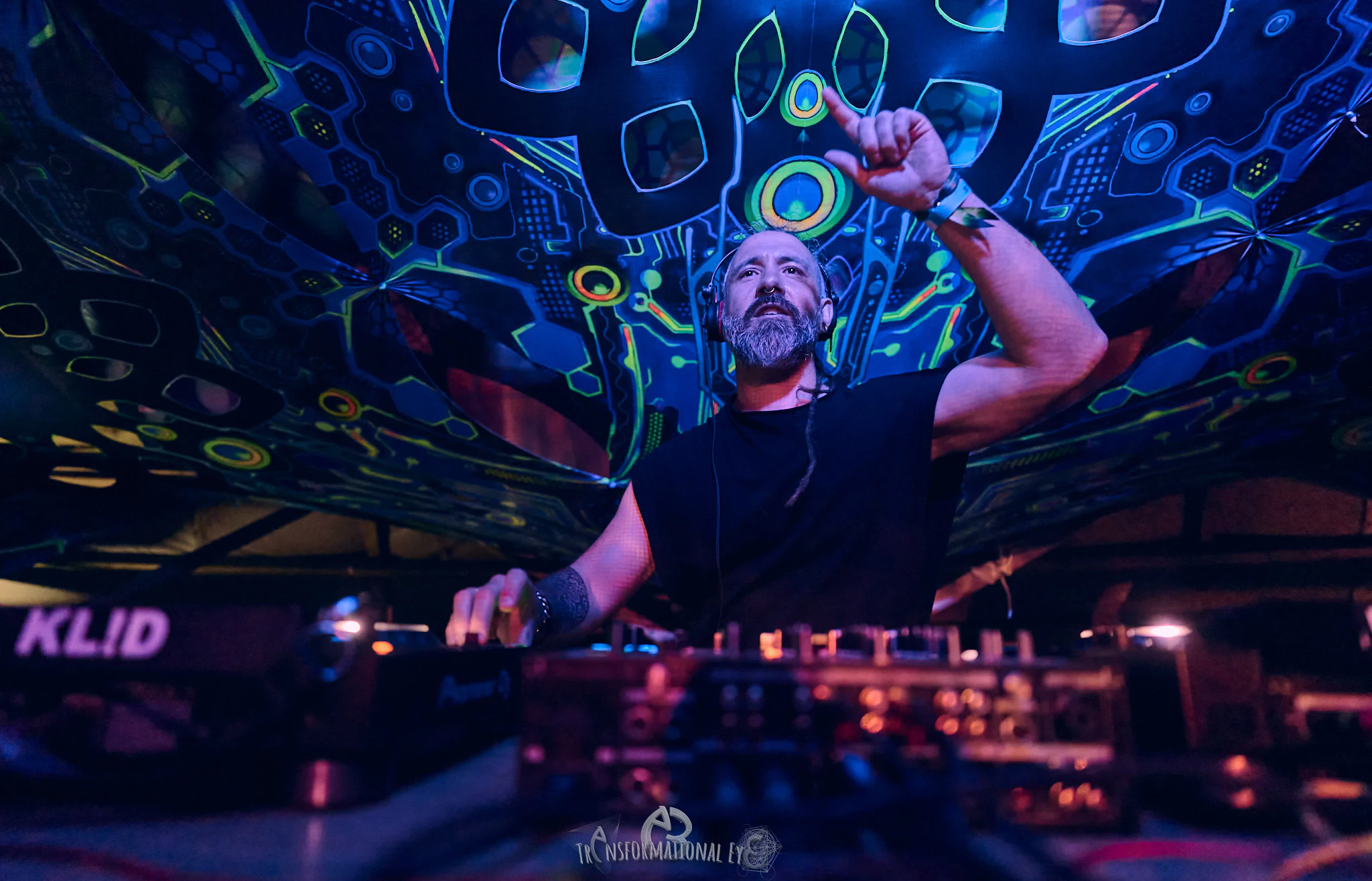 Afternow live am DJ-Pult bei UFO BUFO